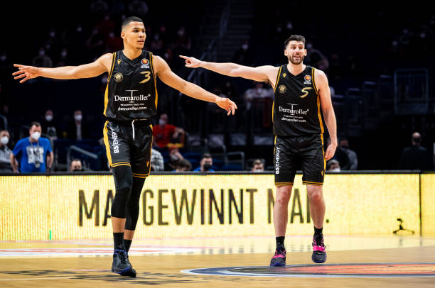 作为湖人队 作为湖人队